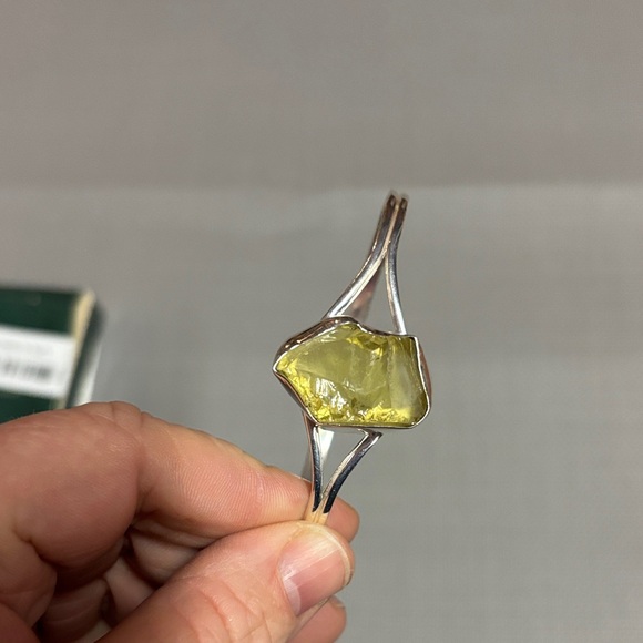 Manila’s Silver cuff Bracelet with raw citrine Stone NWT - Picture 2 of 8